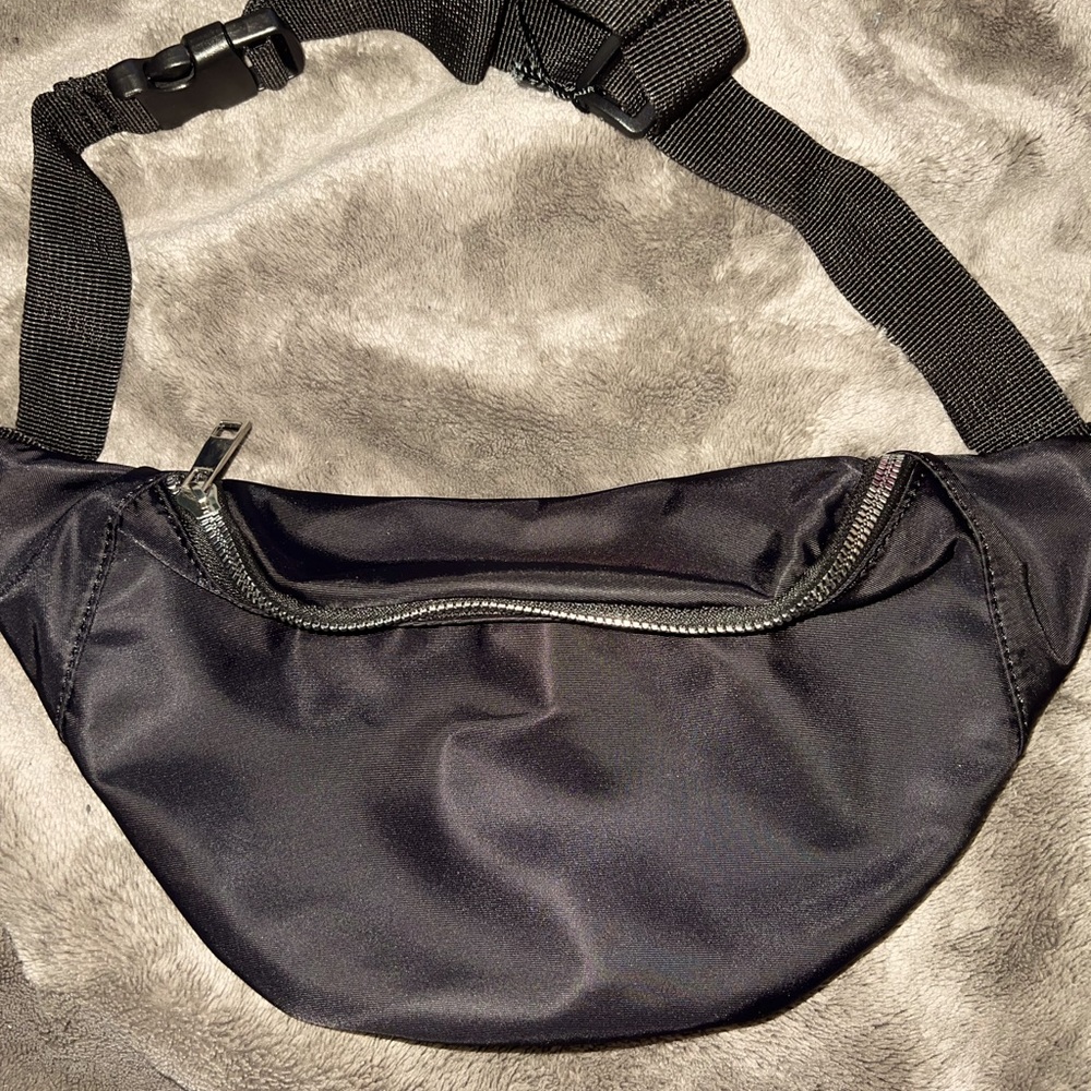 Black Fanny pack